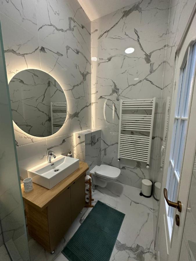 Oyster Flat Victoriei Apartment Bukares Bagian luar foto