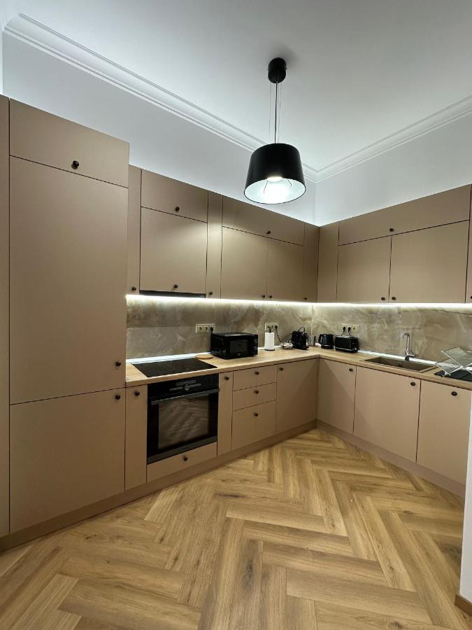 Oyster Flat Victoriei Apartment Bukares Bagian luar foto